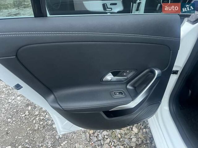 Білий Мерседес ЦЛА-клас, об'ємом двигуна 2 л та пробігом 89 тис. км за 30210 $, фото 12 на Automoto.ua