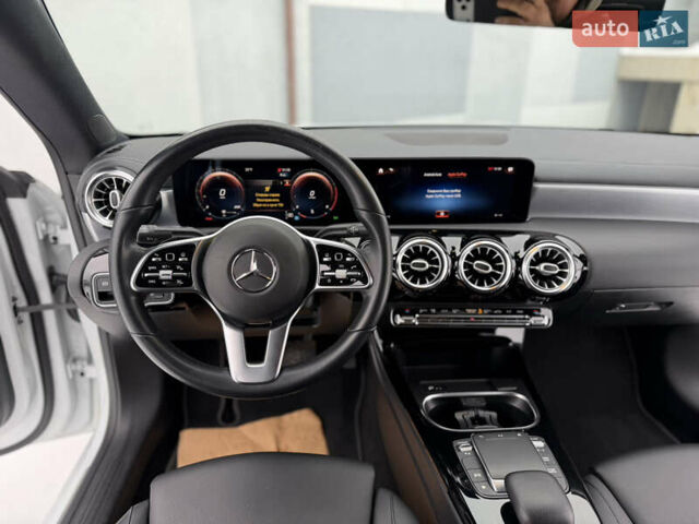 Білий Мерседес ЦЛА-клас, об'ємом двигуна 1.99 л та пробігом 97 тис. км за 27350 $, фото 34 на Automoto.ua