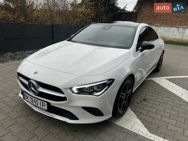 Белый Мерседес ЦЛА-класс, объемом двигателя 1.33 л и пробегом 67 тыс. км за 33000 $, фото 2 на Automoto.ua