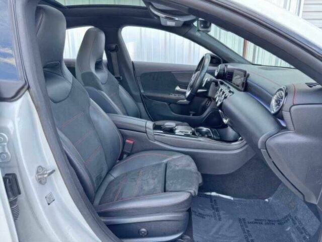 Белый Мерседес ЦЛА-класс, объемом двигателя 2 л и пробегом 45 тыс. км за 10950 $, фото 12 на Automoto.ua