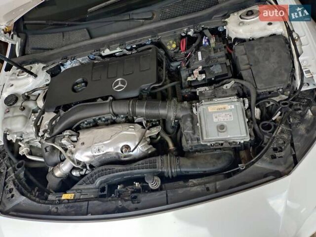 Белый Мерседес ЦЛА-класс, объемом двигателя 1.99 л и пробегом 55 тыс. км за 32000 $, фото 7 на Automoto.ua