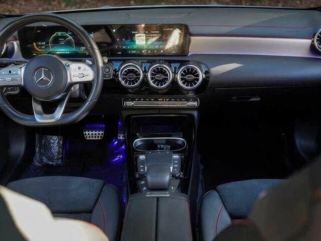 Белый Мерседес ЦЛА-класс, объемом двигателя 2 л и пробегом 11 тыс. км за 12000 $, фото 6 на Automoto.ua