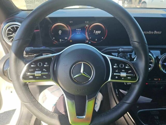 Білий Мерседес ЦЛА-клас, об'ємом двигуна 0 л та пробігом 32 тис. км за 30000 $, фото 7 на Automoto.ua