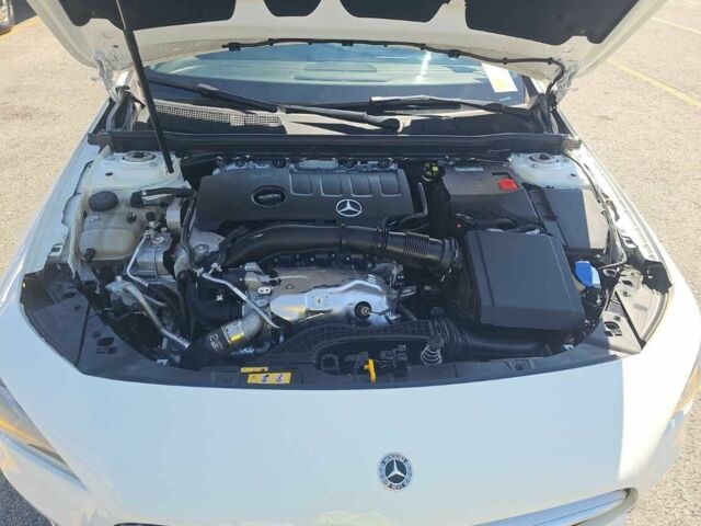 Білий Мерседес ЦЛА-клас, об'ємом двигуна 0 л та пробігом 32 тис. км за 30000 $, фото 9 на Automoto.ua