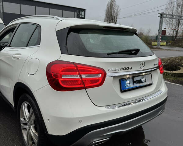 Белый Мерседес ЦЛА-класс, объемом двигателя 2.2 л и пробегом 119 тыс. км за 20500 $, фото 13 на Automoto.ua