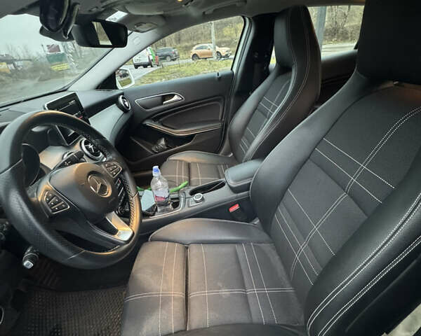 Белый Мерседес ЦЛА-класс, объемом двигателя 2.2 л и пробегом 119 тыс. км за 20500 $, фото 20 на Automoto.ua