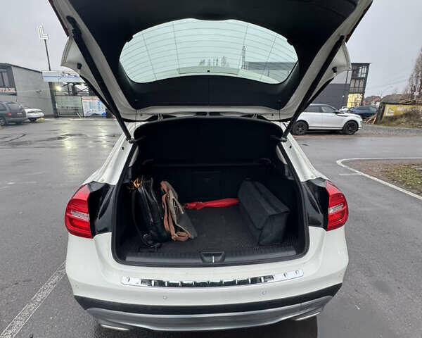 Белый Мерседес ЦЛА-класс, объемом двигателя 2.2 л и пробегом 119 тыс. км за 20500 $, фото 17 на Automoto.ua