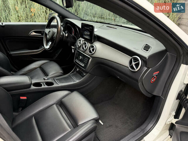 Белый Мерседес ЦЛА-класс, объемом двигателя 2.14 л и пробегом 136 тыс. км за 20500 $, фото 31 на Automoto.ua