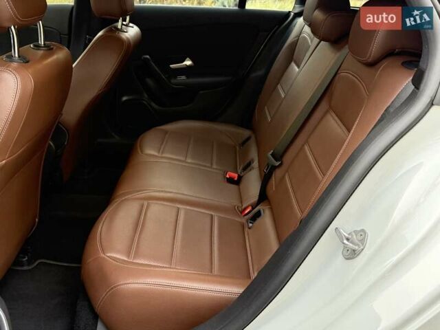 Белый Мерседес ЦЛА-класс, объемом двигателя 2 л и пробегом 160 тыс. км за 25950 $, фото 69 на Automoto.ua