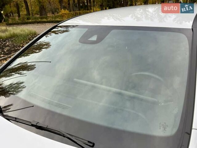 Белый Мерседес ЦЛА-класс, объемом двигателя 2 л и пробегом 160 тыс. км за 25950 $, фото 51 на Automoto.ua