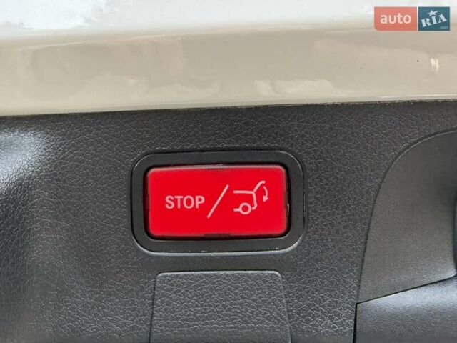 Белый Мерседес ЦЛА-класс, объемом двигателя 2 л и пробегом 160 тыс. км за 25950 $, фото 74 на Automoto.ua