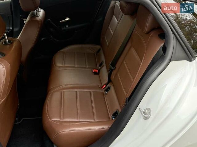 Белый Мерседес ЦЛА-класс, объемом двигателя 2 л и пробегом 160 тыс. км за 25950 $, фото 67 на Automoto.ua