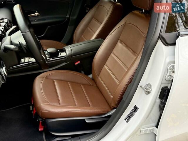 Белый Мерседес ЦЛА-класс, объемом двигателя 2 л и пробегом 160 тыс. км за 25950 $, фото 63 на Automoto.ua