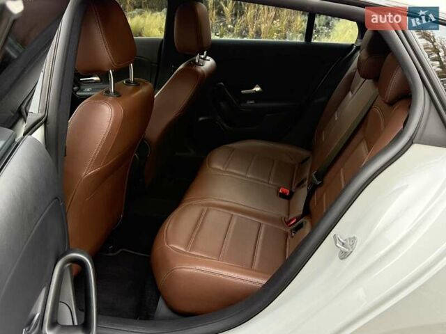 Белый Мерседес ЦЛА-класс, объемом двигателя 2 л и пробегом 160 тыс. км за 25950 $, фото 68 на Automoto.ua