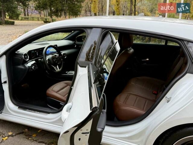 Белый Мерседес ЦЛА-класс, объемом двигателя 2 л и пробегом 160 тыс. км за 25950 $, фото 71 на Automoto.ua