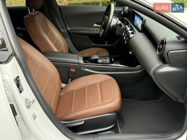 Белый Мерседес ЦЛА-класс, объемом двигателя 2 л и пробегом 160 тыс. км за 25950 $, фото 81 на Automoto.ua