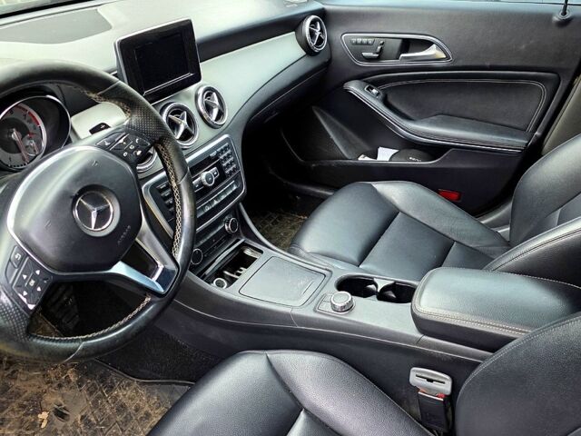 Черный Мерседес ЦЛА-класс, объемом двигателя 2 л и пробегом 170 тыс. км за 14500 $, фото 2 на Automoto.ua