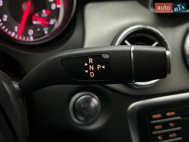 Чорний Мерседес ЦЛА-клас, об'ємом двигуна 1.99 л та пробігом 85 тис. км за 20990 $, фото 24 на Automoto.ua