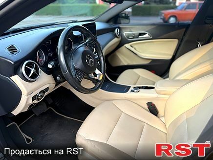 Чорний Мерседес ЦЛА-клас, об'ємом двигуна 2 л та пробігом 164 тис. км за 13900 $, фото 6 на Automoto.ua