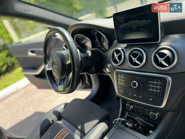 Чорний Мерседес ЦЛА-клас, об'ємом двигуна 1.6 л та пробігом 126 тис. км за 19500 $, фото 18 на Automoto.ua