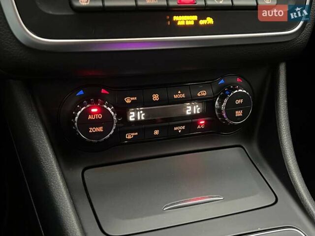 Черный Мерседес ЦЛА-класс, объемом двигателя 1.99 л и пробегом 85 тыс. км за 22990 $, фото 31 на Automoto.ua