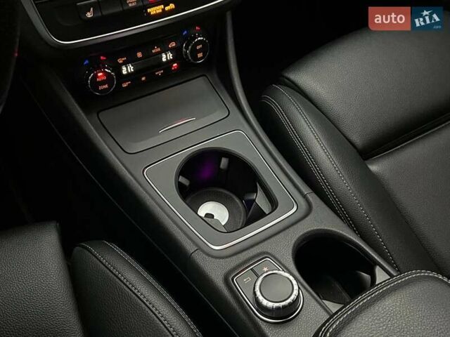 Черный Мерседес ЦЛА-класс, объемом двигателя 1.99 л и пробегом 85 тыс. км за 22990 $, фото 32 на Automoto.ua