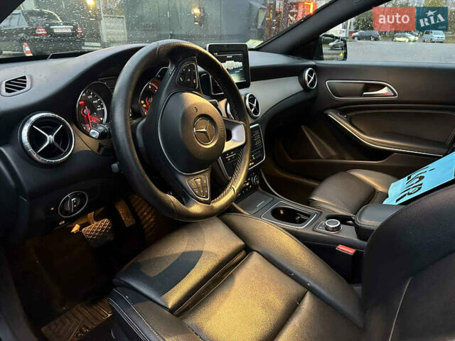 Черный Мерседес ЦЛА-класс, объемом двигателя 1.99 л и пробегом 370 тыс. км за 11500 $, фото 4 на Automoto.ua