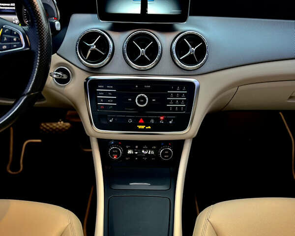 Черный Мерседес ЦЛА-класс, объемом двигателя 2 л и пробегом 150 тыс. км за 15900 $, фото 50 на Automoto.ua