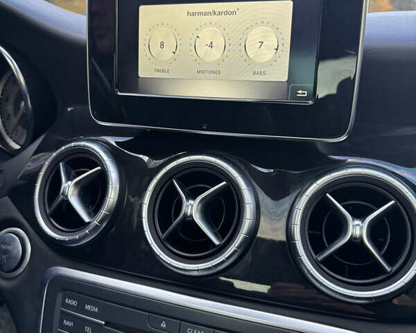 Черный Мерседес ЦЛА-класс, объемом двигателя 1.99 л и пробегом 174 тыс. км за 13300 $, фото 10 на Automoto.ua