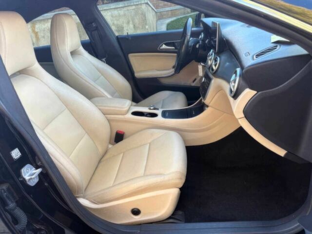 Чорний Мерседес ЦЛА-клас, об'ємом двигуна 2 л та пробігом 76 тис. км за 4200 $, фото 7 на Automoto.ua