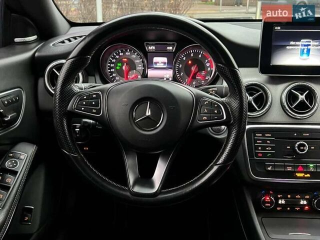 Чорний Мерседес ЦЛА-клас, об'ємом двигуна 1.99 л та пробігом 85 тис. км за 20990 $, фото 25 на Automoto.ua