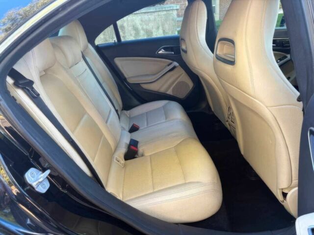 Чорний Мерседес ЦЛА-клас, об'ємом двигуна 2 л та пробігом 76 тис. км за 4200 $, фото 10 на Automoto.ua