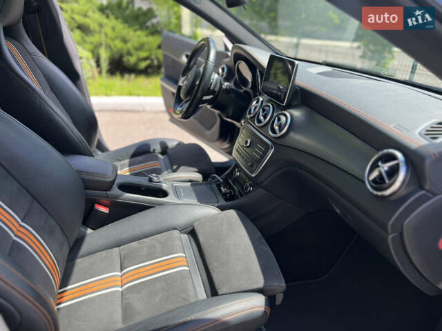 Чорний Мерседес ЦЛА-клас, об'ємом двигуна 1.6 л та пробігом 126 тис. км за 19500 $, фото 17 на Automoto.ua