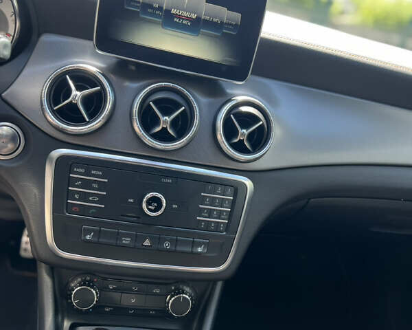 Чорний Мерседес ЦЛА-клас, об'ємом двигуна 1.6 л та пробігом 126 тис. км за 19500 $, фото 14 на Automoto.ua