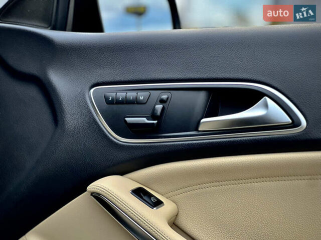 Черный Мерседес ЦЛА-класс, объемом двигателя 2 л и пробегом 150 тыс. км за 15900 $, фото 31 на Automoto.ua