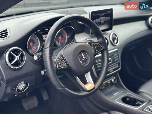 Чорний Мерседес ЦЛА-клас, об'ємом двигуна 2 л та пробігом 155 тис. км за 18490 $, фото 29 на Automoto.ua