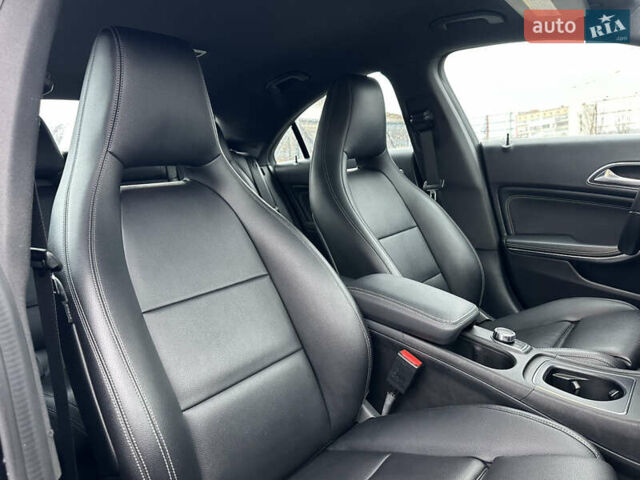 Чорний Мерседес ЦЛА-клас, об'ємом двигуна 2 л та пробігом 155 тис. км за 18490 $, фото 44 на Automoto.ua