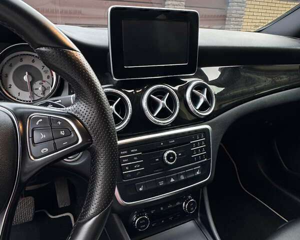 Черный Мерседес ЦЛА-класс, объемом двигателя 1.99 л и пробегом 148 тыс. км за 15500 $, фото 17 на Automoto.ua