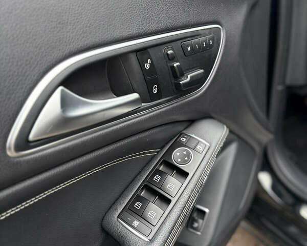 Чорний Мерседес ЦЛА-клас, об'ємом двигуна 1.99 л та пробігом 157 тис. км за 14500 $, фото 12 на Automoto.ua