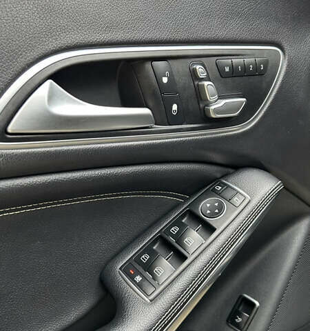 Черный Мерседес ЦЛА-класс, объемом двигателя 1.99 л и пробегом 124 тыс. км за 17500 $, фото 15 на Automoto.ua