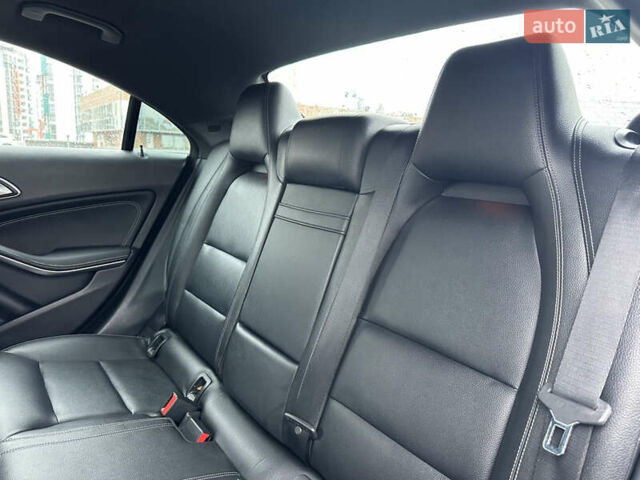 Чорний Мерседес ЦЛА-клас, об'ємом двигуна 2 л та пробігом 155 тис. км за 18490 $, фото 35 на Automoto.ua