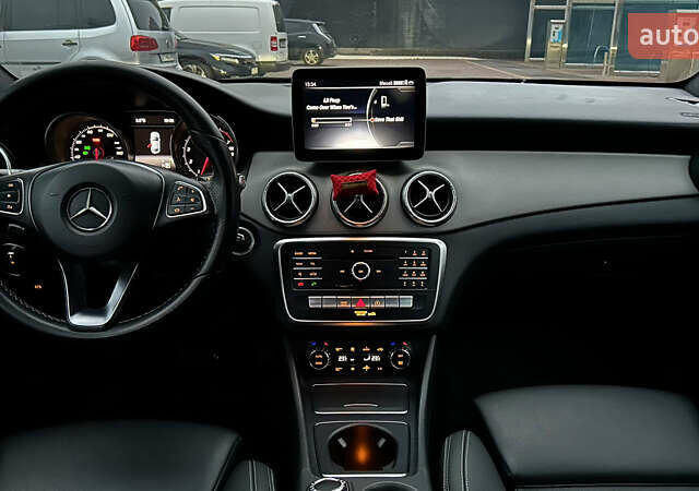 Чорний Мерседес ЦЛА-клас, об'ємом двигуна 1.99 л та пробігом 127 тис. км за 18500 $, фото 27 на Automoto.ua
