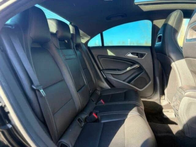 Чорний Мерседес ЦЛА-клас, об'ємом двигуна 2 л та пробігом 72 тис. км за 9200 $, фото 11 на Automoto.ua