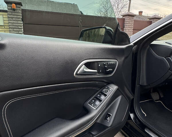 Черный Мерседес ЦЛА-класс, объемом двигателя 1.99 л и пробегом 148 тыс. км за 15500 $, фото 14 на Automoto.ua