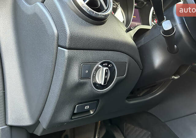 Черный Мерседес ЦЛА-класс, объемом двигателя 1.99 л и пробегом 124 тыс. км за 17500 $, фото 16 на Automoto.ua