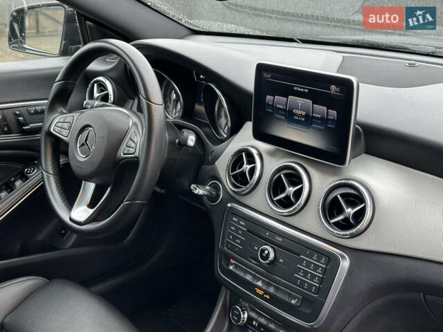 Чорний Мерседес ЦЛА-клас, об'ємом двигуна 2 л та пробігом 155 тис. км за 18490 $, фото 46 на Automoto.ua