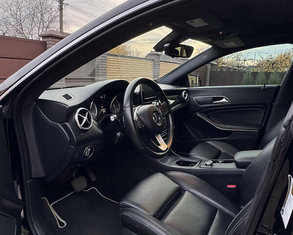 Черный Мерседес ЦЛА-класс, объемом двигателя 1.99 л и пробегом 148 тыс. км за 15500 $, фото 12 на Automoto.ua