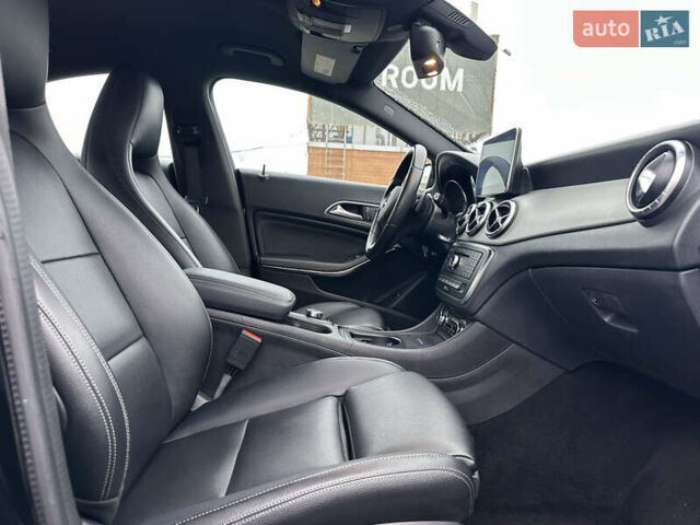 Чорний Мерседес ЦЛА-клас, об'ємом двигуна 2 л та пробігом 155 тис. км за 18490 $, фото 42 на Automoto.ua