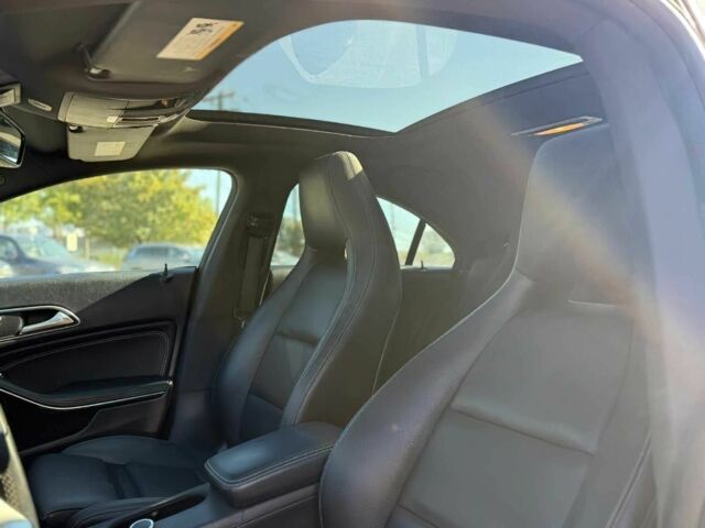 Черный Мерседес ЦЛА-класс, объемом двигателя 2 л и пробегом 61 тыс. км за 11400 $, фото 8 на Automoto.ua