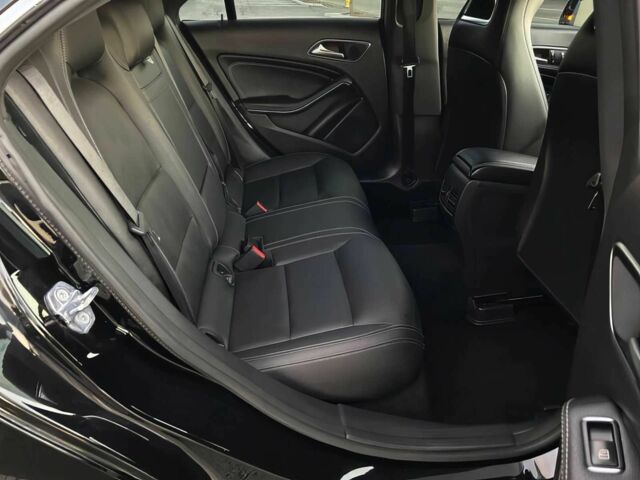 Чорний Мерседес ЦЛА-клас, об'ємом двигуна 2 л та пробігом 47 тис. км за 10000 $, фото 9 на Automoto.ua